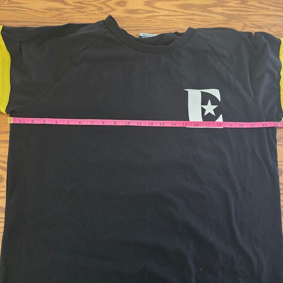 Blk XXL Commemorates Elton John Farewell Tour @ Dodger Stadium performance 1975 - Picture 7 of 13